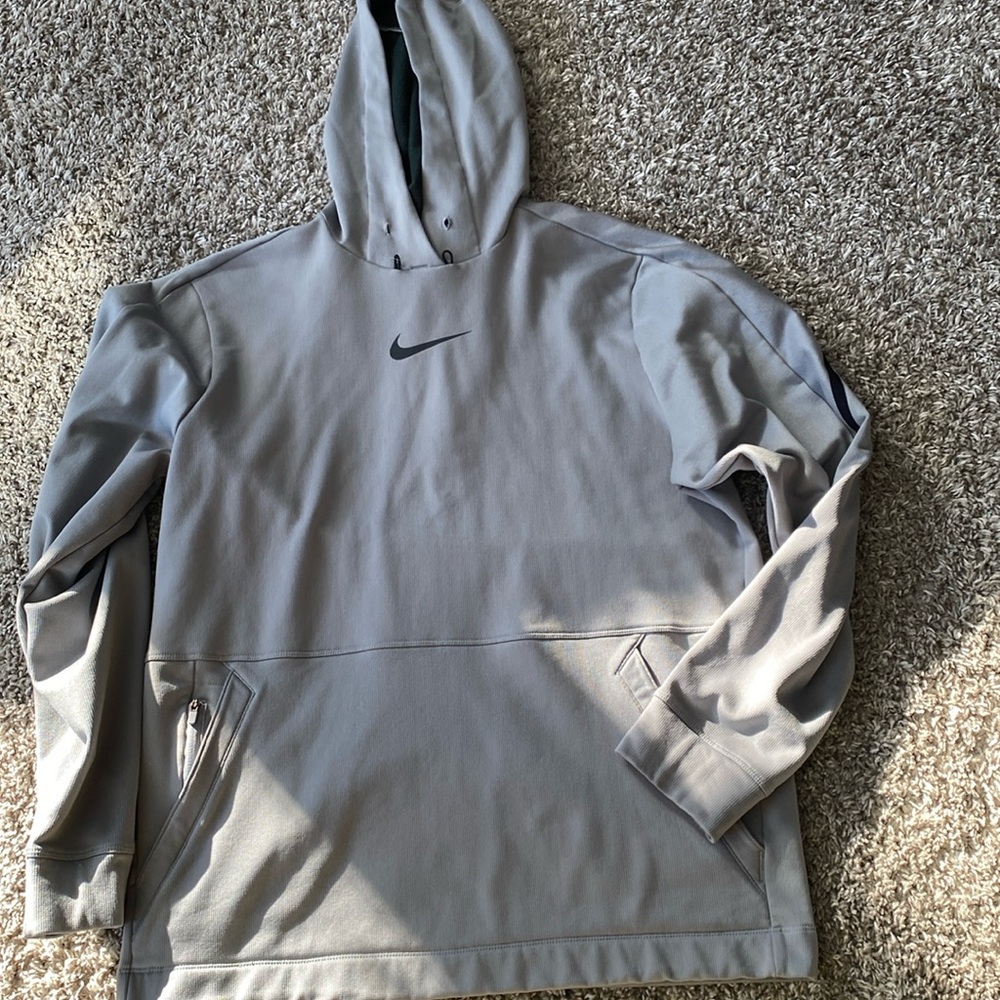 Men’s Nike pro dry fit